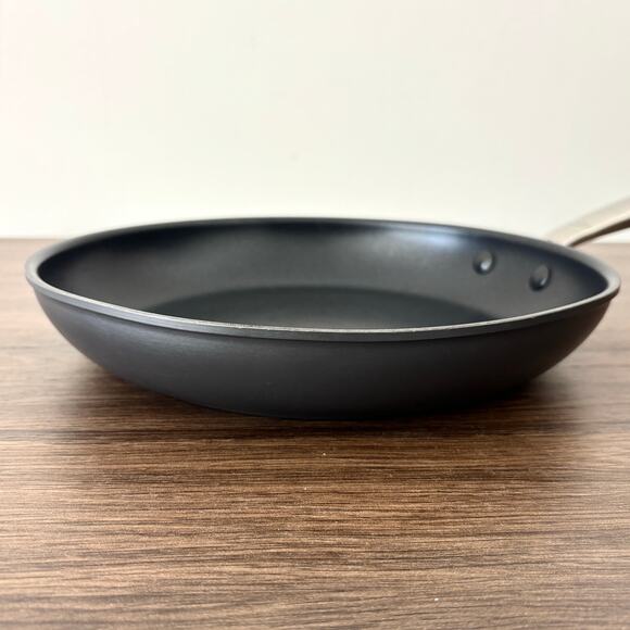 OXO Good Grips Pro 10-inch Non-Stick Frying Pan - OXO 7218 - Black - Picture 2 of 3